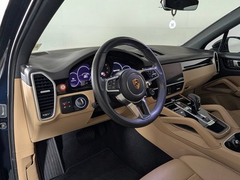 Certified 2023 Porsche Cayenne AWD/4WD image 4