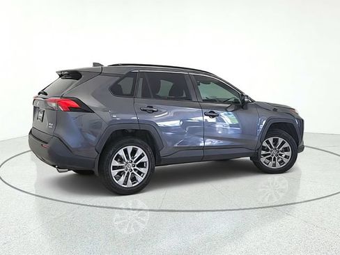 Used 2022 Toyota RAV4 XLE Premium AWD/4WD image 6