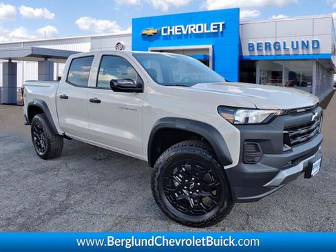 New 2026 Chevrolet Colorado Trail Boss AWD/4WD image 1