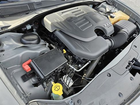 Used 2019 Dodge Charger SXT image 16