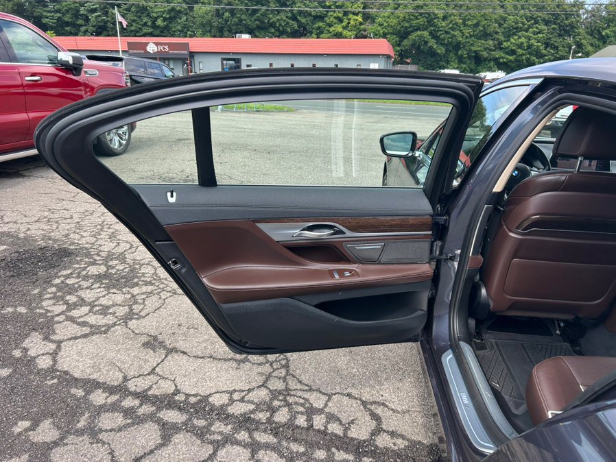 Used 2020 BMW 750i xDrive AWD/4WD image 19