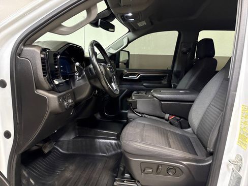 Used 2024 Chevrolet Silverado 2500 LT w/ Convenience Package image 13