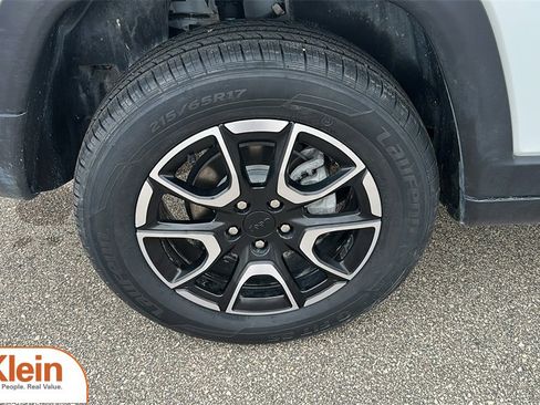 Used 2024 Jeep Compass Trailhawk image 9