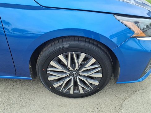 Certified 2025 Nissan Altima 2.5 SV FWD image 4