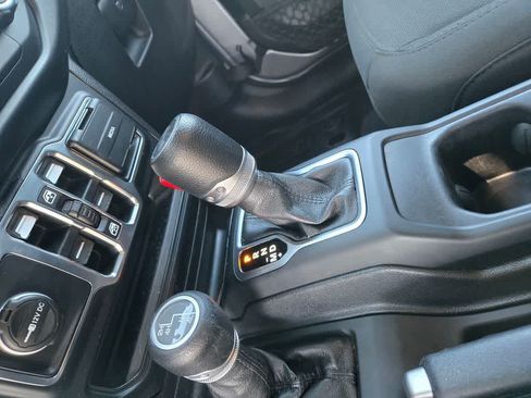 Used 2020 Jeep Wrangler Unlimited Sport AWD/4WD image 15