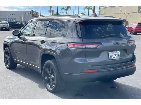 Used 2022 Jeep Grand Cherokee L Laredo RWD image 3