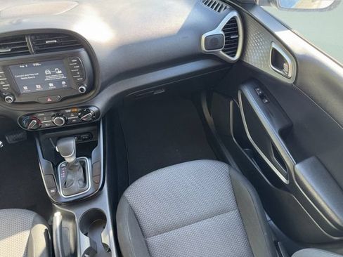Used 2021 Kia Soul LX FWD image 17