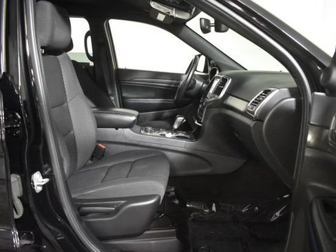 Used 2018 Jeep Grand Cherokee Laredo AWD/4WD image 36