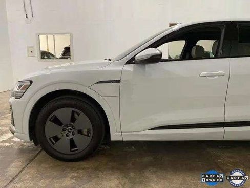 Used 2024 Audi Q8 e-tron Premium image 96