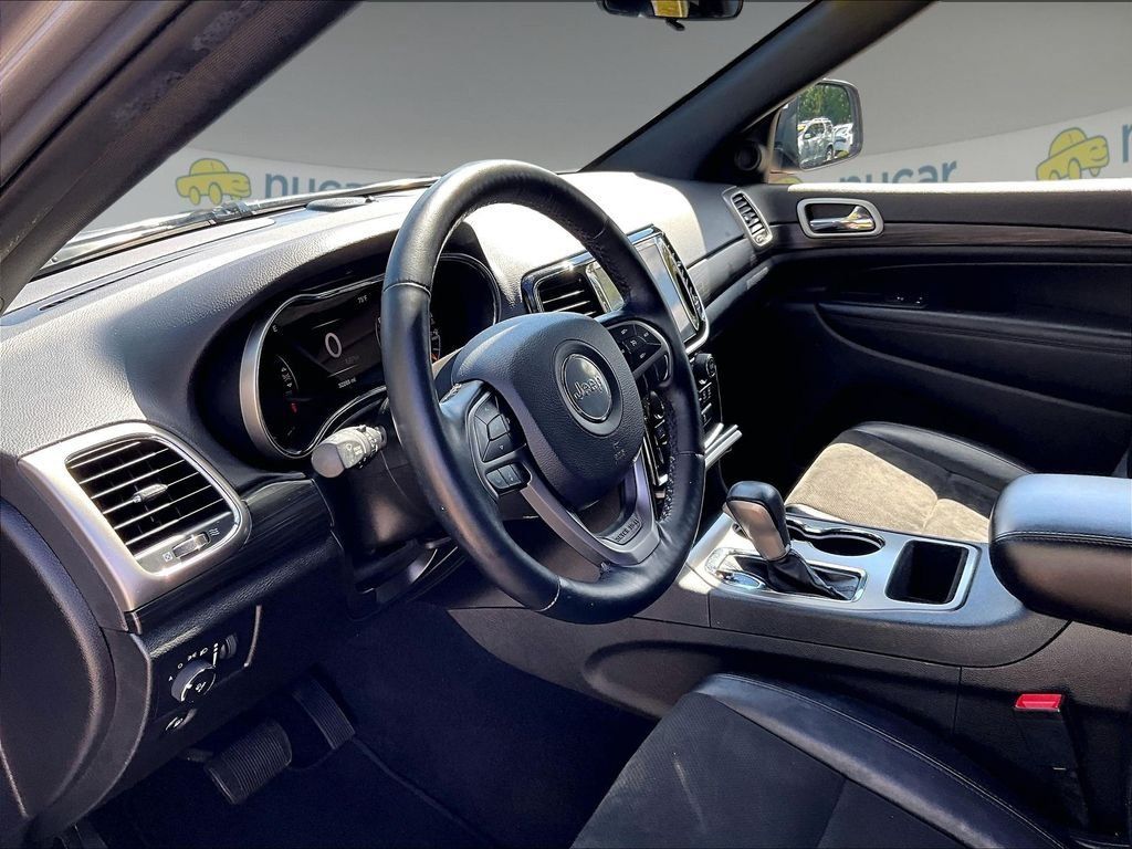 Used 2021 Jeep Grand Cherokee Laredo X AWD/4WD image 8