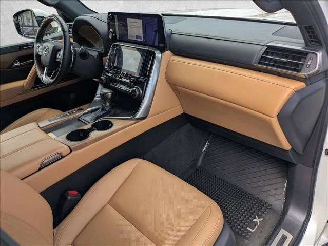 Used 2025 Lexus LX 600 4WD w/ Accessory Package (2T) image 19