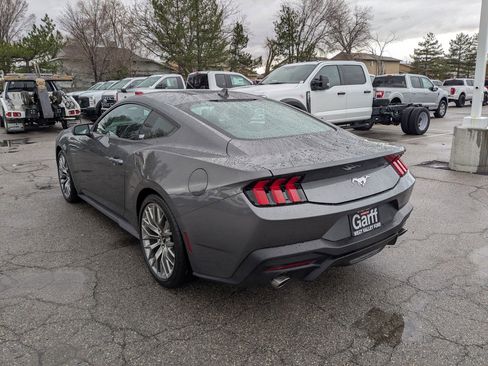 Used 2024 Ford Mustang Premium image 9