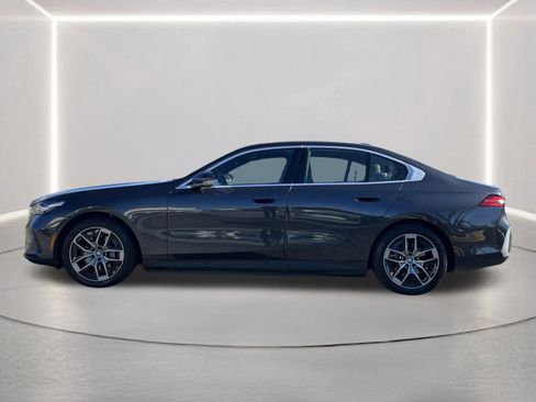 Used 2024 BMW i5 eDrive40i image 25