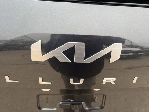 Certified 2024 Kia Telluride LX image 32