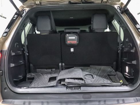 Used 2025 Toyota Sequoia TRD Pro AWD/4WD image 28