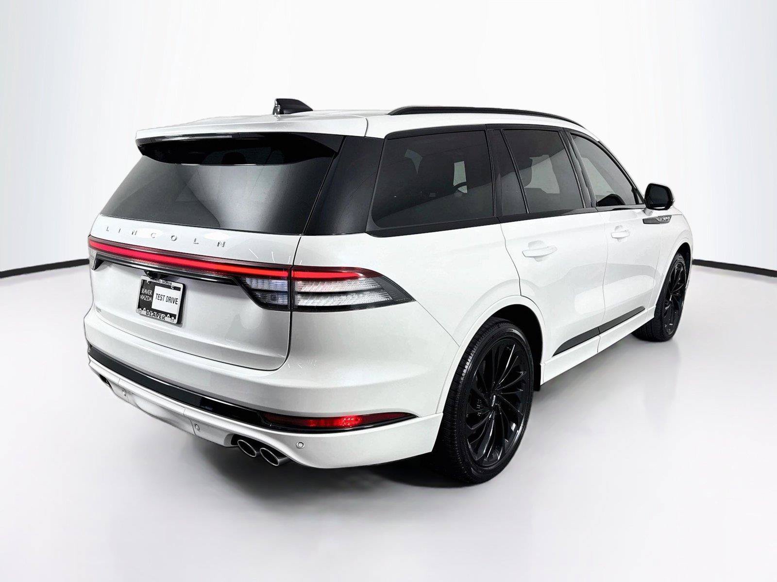Used 2025 Lincoln Aviator Reserve w/ Equipment Group 201A AWD/4WD image 2