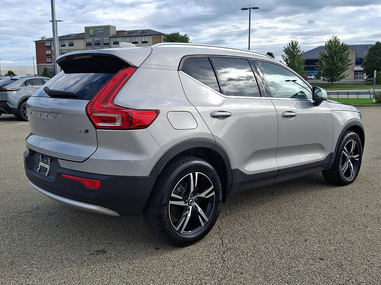 Used 2025 Volvo XC40 B5 Core AWD/4WD image 6