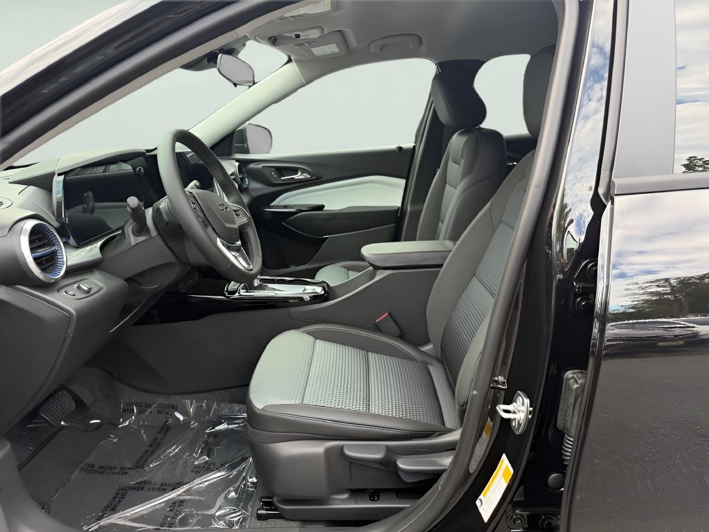 New 2026 Chevrolet Trax LT w/ Driver Confidence Package FWD image 17