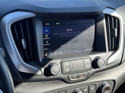 Used 2024 GMC Terrain SLT w/ Elevation Edition image 23