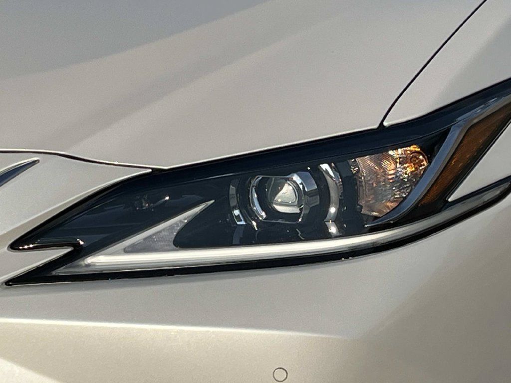 Used 2023 Lexus ES 350 w/ Premium Package FWD image 9