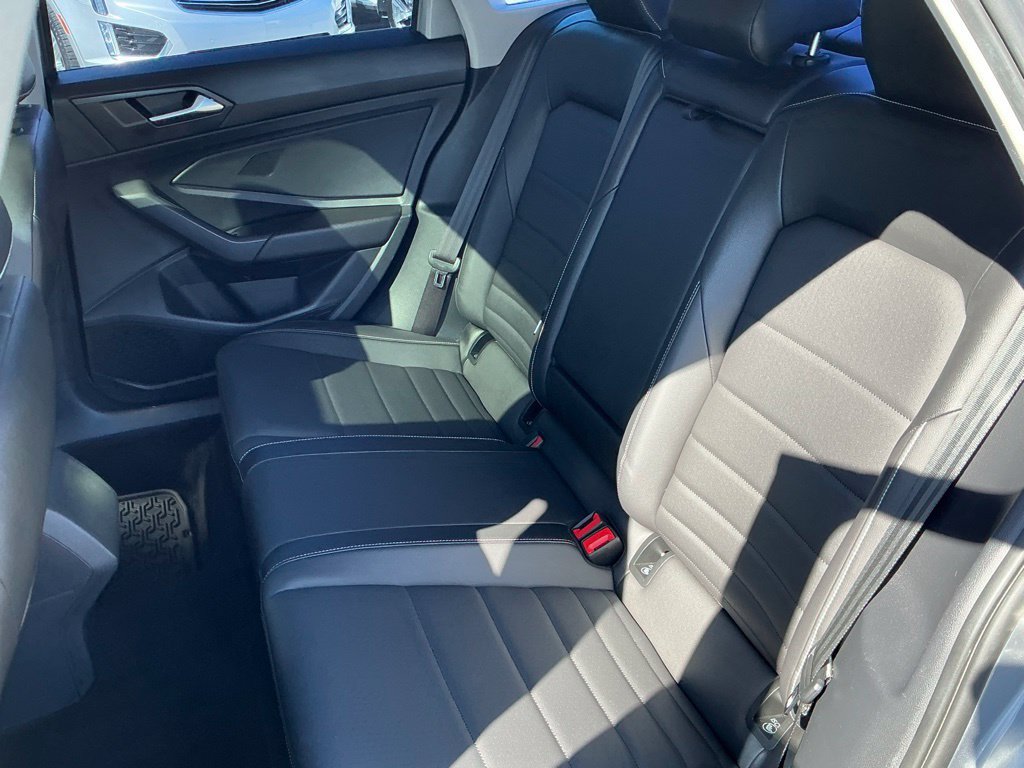 Used 2022 Volkswagen Jetta SE FWD image 25