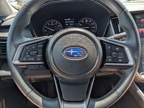 Used 2025 Subaru Outback Premium AWD/4WD image 25