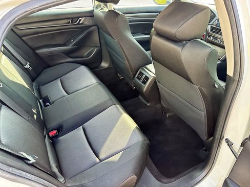 Used 2019 Honda Accord EX image 27