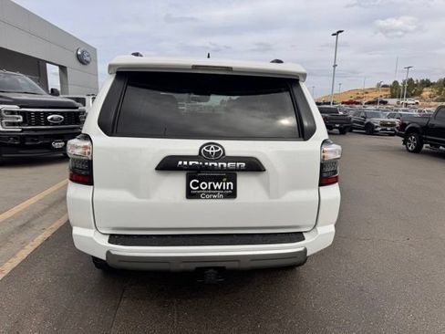 Used 2022 Toyota 4Runner TRD Off-Road AWD/4WD image 6