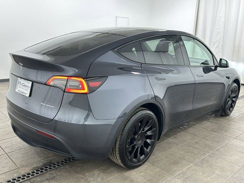 Used 2023 Tesla Model Y Long Range image 7