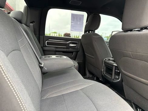 Used 2024 RAM 2500 Big Horn w/ Night Edition AWD/4WD image 31