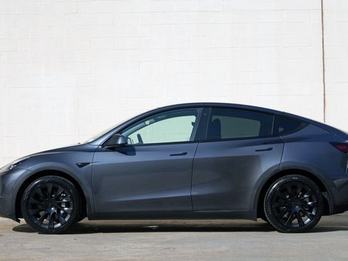 Used 2022 Tesla Model Y Long Range AWD/4WD image 9
