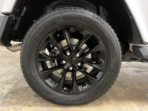 Used 2021 Jeep Wrangler Unlimited Sahara w/ Cold Weather Group image 26