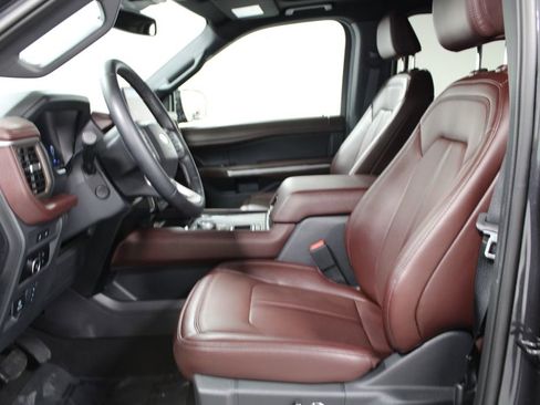 Used 2024 Ford Expedition Limited image 23