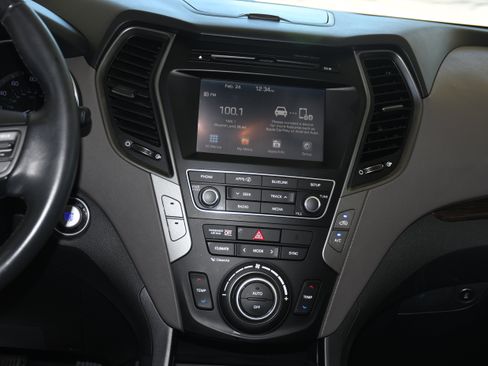 Used 2017 Hyundai Santa Fe Sport image 16