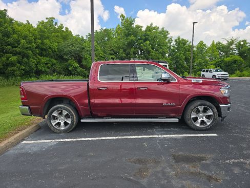 Used 2017 RAM 2500 Laramie AWD/4WD image 2