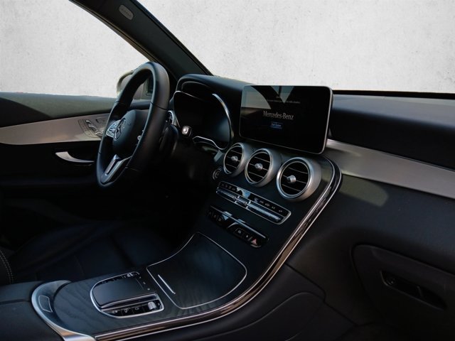 Certified 2022 Mercedes-Benz GLC 300 w/ Premium Package Lite image 20