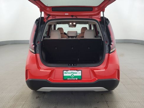 Used 2025 Kia Soul LX image 29