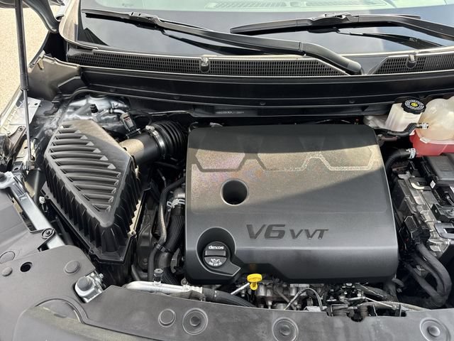 Used 2024 Buick Enclave Avenir w/ Avenir Technology Package FWD image 31