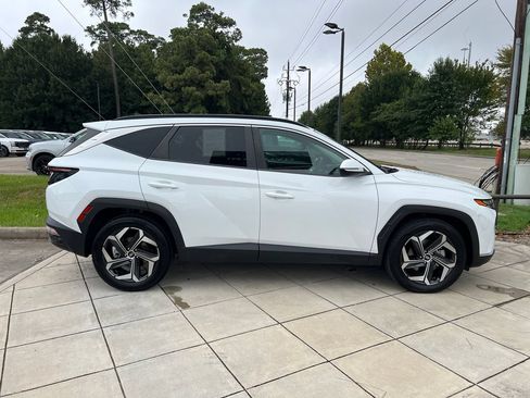 Used 2022 Hyundai Tucson SEL w/ Convenience + Premium Package FWD image 4