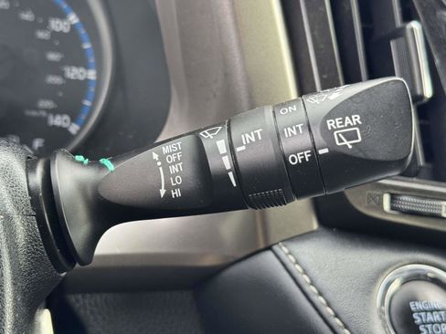 Used 2018 Toyota RAV4 Adventure image 29