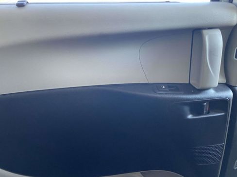 Certified 2023 Chrysler Pacifica Touring-L FWD image 23