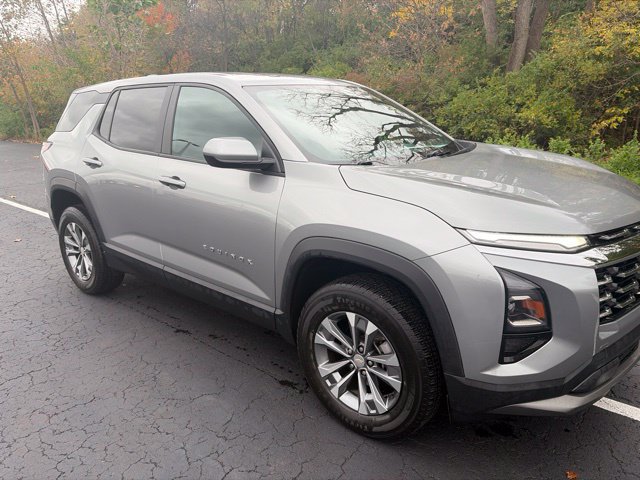 Used 2026 Chevrolet Equinox LT FWD image 8