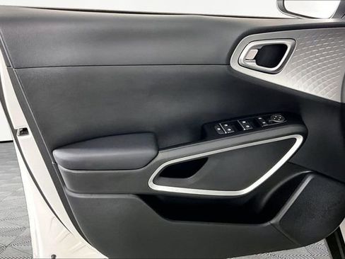Certified 2024 Kia Soul LX FWD image 19