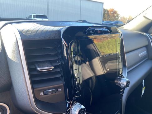 New 2026 RAM 1500 4x4 Crew Cab image 19