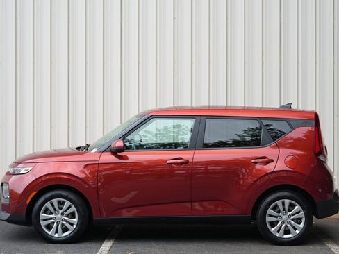 Used 2021 Kia Soul LX FWD image 40