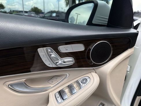 Certified 2022 Mercedes-Benz GLC 300 image 18