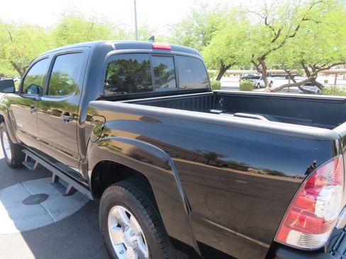 Used 2014 Toyota Tacoma PreRunner w/ TRD Sport Package RWD image 7