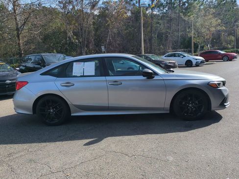 Used 2023 Honda Civic Sport image 4