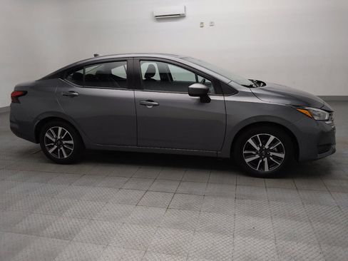 Used 2025 Nissan Versa SV FWD image 11