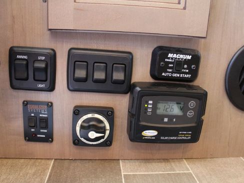 Used 2022 Ford E-450 and Econoline 450 Super Duty w/ Motorhome Prep Package image 41